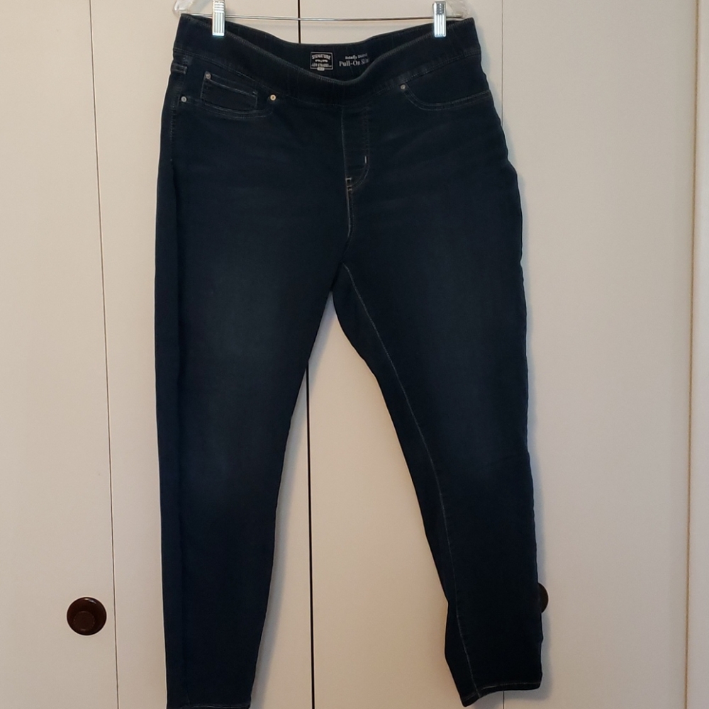 Levi Signature Gold pull on skinny jeans